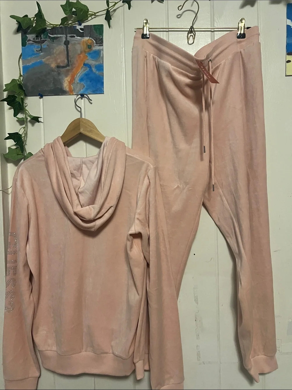❤️❤️‍🔥💕Guess Blush Velour Zip Hoodie & Jogger Lounge Set